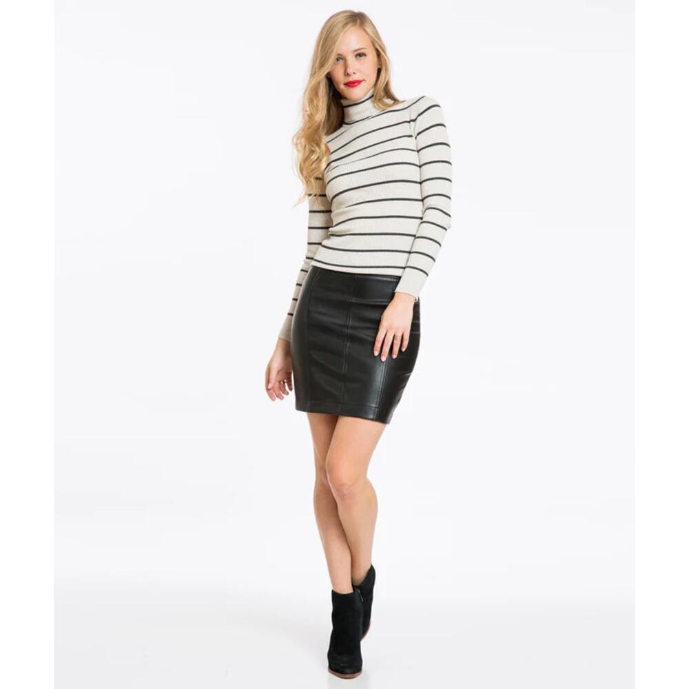 Marine Layer Women's Black Lolo Faux Vegan Leather‎ Mini Skirt Stretch Modern M